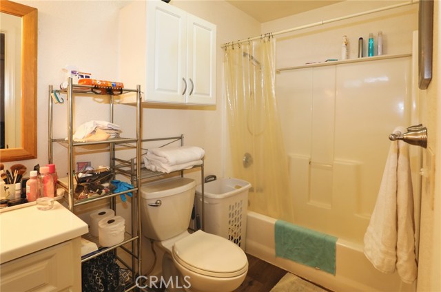 Detail Gallery Image 8 of 32 For 15563 22nd Ave, Clearlake,  CA 95422 - 3 Beds | 2 Baths