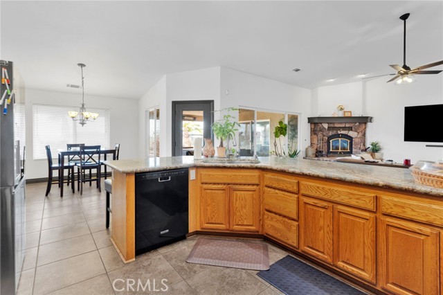 Detail Gallery Image 20 of 75 For 13724 Yuma Rd, Apple Valley,  CA 92307 - 5 Beds | 2/1 Baths