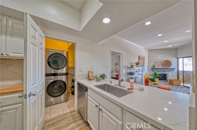 1665 Federal Avenue, Los Angeles CA: https://media.crmls.org/medias/64b62bcb-6c8d-4c73-8597-8ea88f33bb7d.jpg