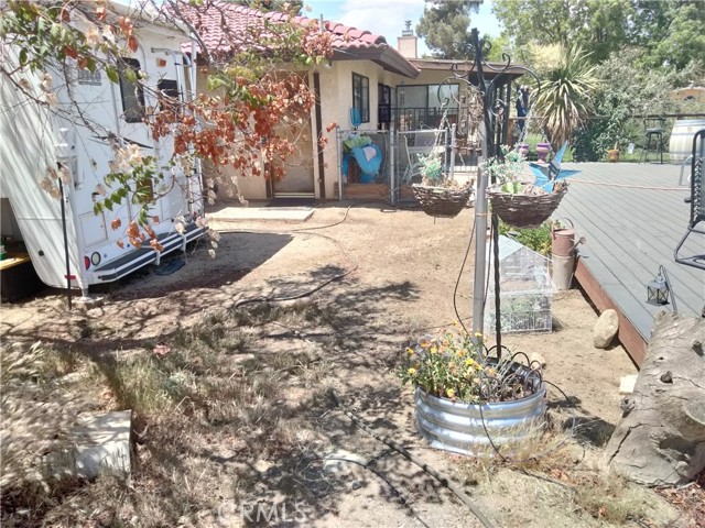 2390 Trinity Road, Pinon Hills CA: https://media.crmls.org/medias/64b73e77-8aa6-435f-ab50-4b6c3c42e311.jpg