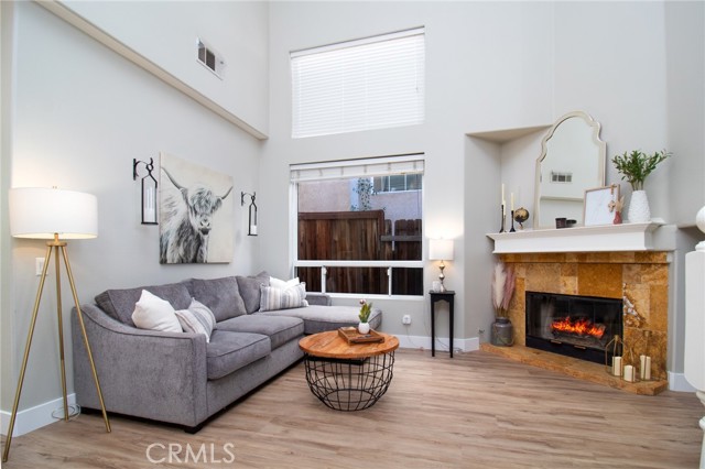 Detail Gallery Image 5 of 24 For 922 Pala Mesa, Corona,  CA 92879 - 3 Beds | 2/1 Baths