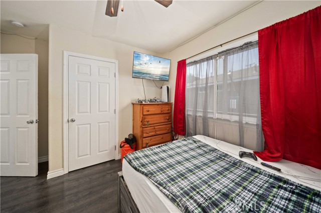 Detail Gallery Image 13 of 27 For 6838 Severn Dr, Paramount,  CA 90723 - 4 Beds | 2 Baths