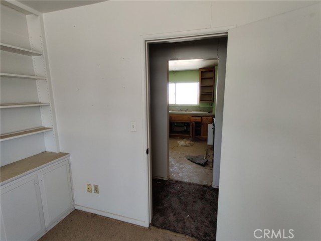 Detail Gallery Image 4 of 14 For 12166 Lakeview Dr, Trona,  CA 93562 - 3 Beds | 1 Baths