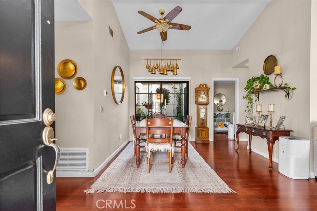 Detail Gallery Image 10 of 41 For 745 Wind Willow Way, Simi Valley,  CA 93065 - 3 Beds | 2 Baths