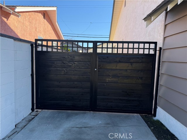 Detail Gallery Image 4 of 57 For 4128 Ostrom, Lakewood,  CA 90713 - 3 Beds | 2 Baths