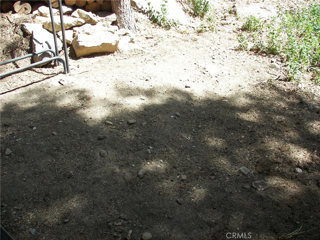 https://media.crmls.org/medias/64bcf4cc-473b-430d-929a-844707e980db.jpg?preset=X-Large