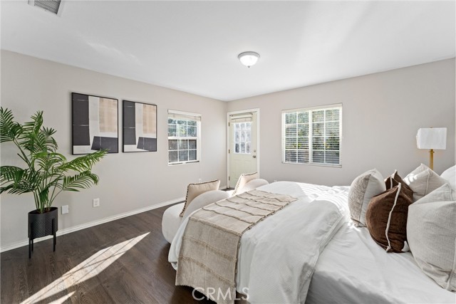 Detail Gallery Image 15 of 25 For 572 W Montana St, Pasadena,  CA 91103 - 4 Beds | 2 Baths