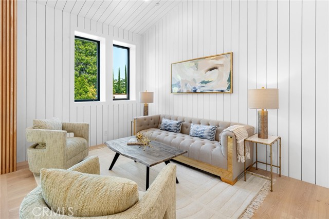 4601 Vista De Oro Avenue, Woodland Hills CA: https://media.crmls.org/medias/64bdb6e0-04cb-4da9-a95d-b9299cc457a1.jpg