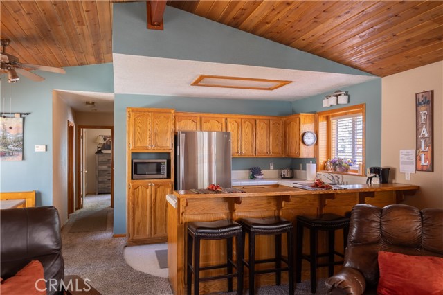 Detail Gallery Image 9 of 22 For 211 Coy Ln, Big Bear City,  CA 92314 - 2 Beds | 1 Baths