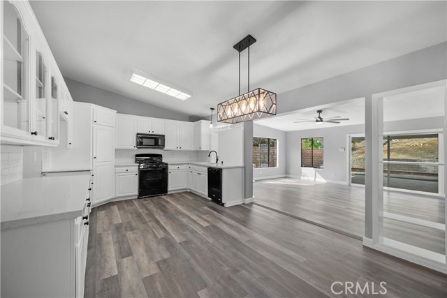 Detail Gallery Image 7 of 38 For 28515 Winterdale, Canyon Country,  CA 91387 - 3 Beds | 2 Baths