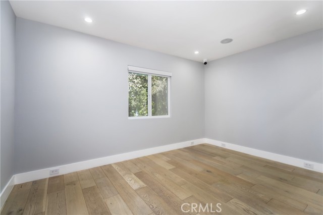 Detail Gallery Image 26 of 47 For 6230 Beeman Ave, North Hollywood,  CA 91606 - 6 Beds | 4/2 Baths