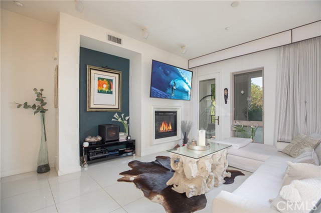 Detail Gallery Image 6 of 28 For 57 Vantis Dr, Aliso Viejo,  CA 92656 - 3 Beds | 2/2 Baths