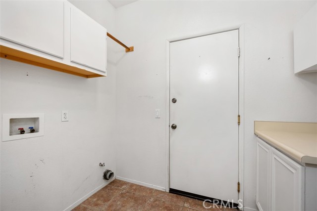 24329 Corte Aldalano, Murrieta CA: https://media.crmls.org/medias/64be5b79-8095-435e-a91b-2a912be098c9.jpg