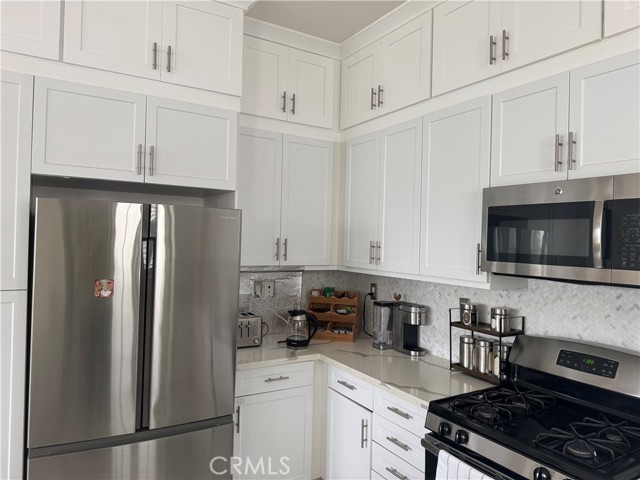 526 W Tribella Court, Santa Ana CA: https://media.crmls.org/medias/64bf68e0-7dcb-4e91-82fb-f8916354337c.jpg