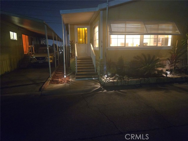 10001 W Frontage Road # 64, South Gate, California 90280, 3 Bedrooms Bedrooms, ,2 BathroomsBathrooms,Manufactured In Park,For Sale,10001 W Frontage Road # 64,CRSR25008198