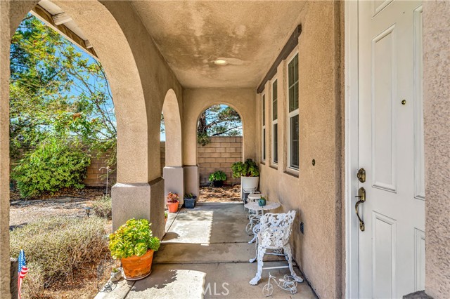 Detail Gallery Image 4 of 60 For 4827 Jade Ct, Lancaster,  CA 93536 - 4 Beds | 3 Baths