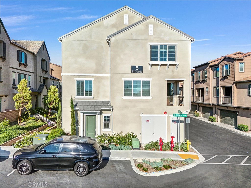 2123 Crescent Moon