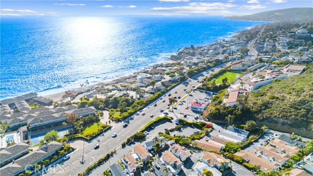 Detail Gallery Image 3 of 39 For 30802 Pacific Coast Hwy, A0 #A0,  Laguna Beach,  CA 92651 - 3 Beds | 2 Baths