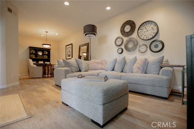 5480 Spanish Oak Lane, B photo 3