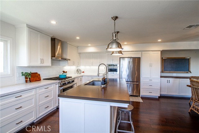 807 El Redondo Avenue, Redondo Beach CA: https://media.crmls.org/medias/64c2d440-6429-4594-a670-39b02f8a6b3d.jpg