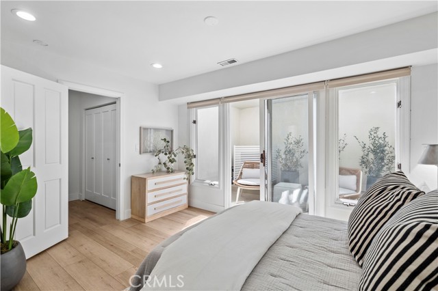 Detail Gallery Image 15 of 20 For 708 Iris Ave a,  Corona Del Mar,  CA 92625 - 3 Beds | 3 Baths