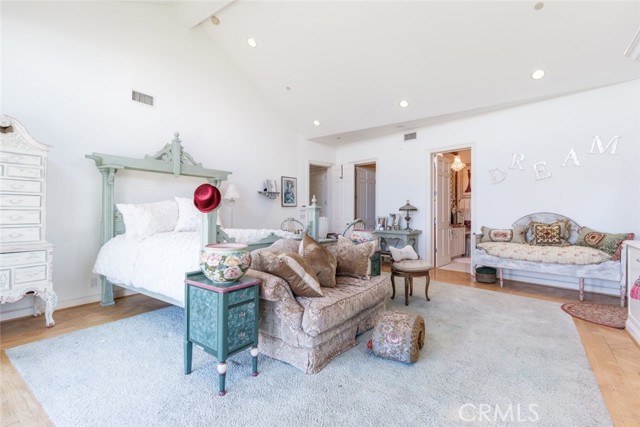 Detail Gallery Image 18 of 25 For 15589 Briarwood Dr, Sherman Oaks,  CA 91403 - 3 Beds | 3/2 Baths