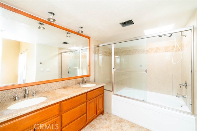 Detail Gallery Image 14 of 28 For 923 Lombard Ct, Costa Mesa,  CA 92626 - 3 Beds | 2/1 Baths