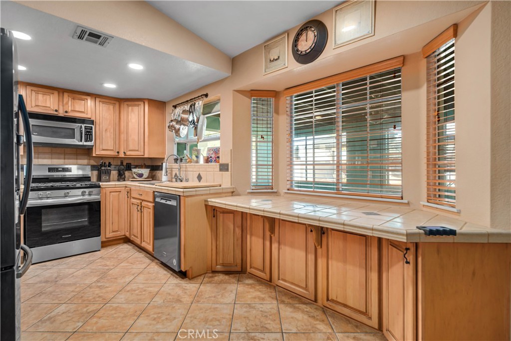 MLS #SR25242918 image #10