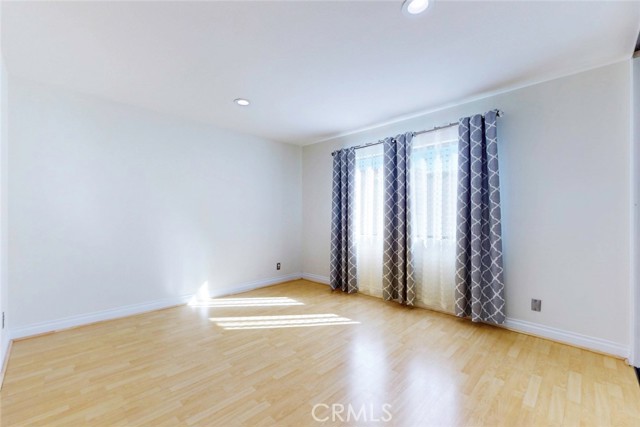 Detail Gallery Image 21 of 38 For 10504 Sunland Blvd Bld #5,  Sunland,  CA 91040 - 2 Beds | 2 Baths