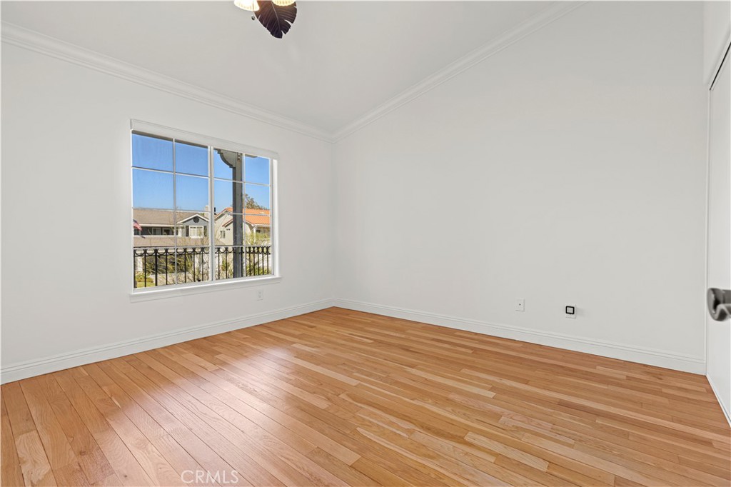 MLS #OC25257954 image #32