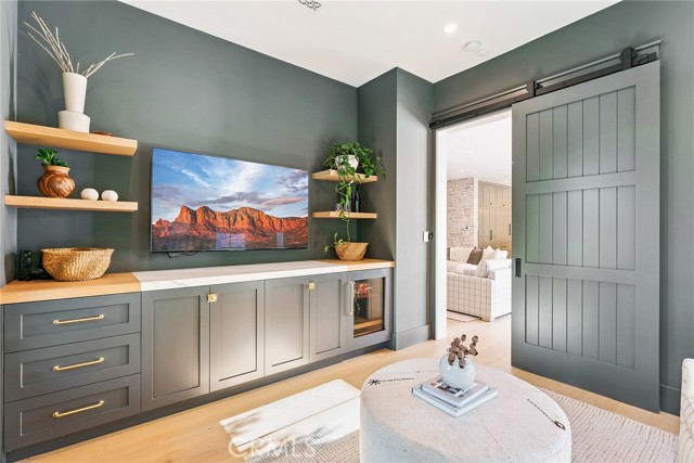 2001 Port Ramsgate Place, Newport Beach CA: https://media.crmls.org/medias/64c5e29b-cd8e-4bd5-ae2c-3a30b73efdc0.jpg