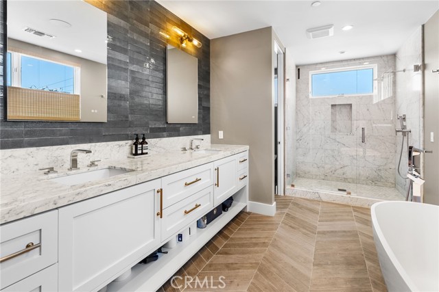 Detail Gallery Image 34 of 59 For 319 .5 Jasmine, Corona Del Mar,  CA 92625 - 3 Beds | 3/1 Baths