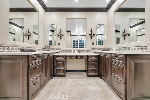Detail Gallery Image 24 of 56 For 29345 Hacienda Ranch Ct, Valencia,  CA 91354 - 5 Beds | 4 Baths
