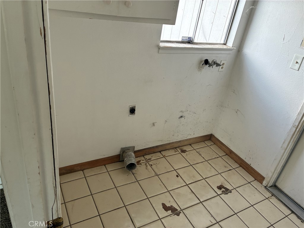 https://media.crmls.org/medias/64c74096-e6fa-4e47-a203-47fdd011d8b7.jpg?preset=X-Large