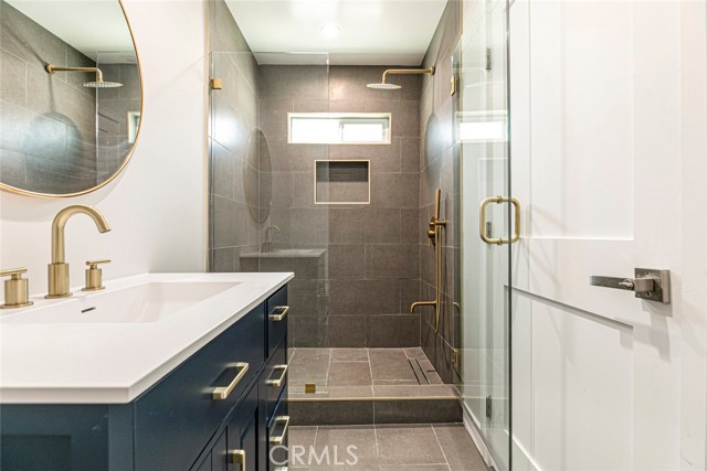 Detail Gallery Image 7 of 17 For 17648 Raymer St, Northridge,  CA 91325 - 1 Beds | 1/1 Baths