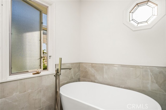 Detail Gallery Image 27 of 40 For 2707 Island View, Corona Del Mar,  CA 92625 - 4 Beds | 2/1 Baths