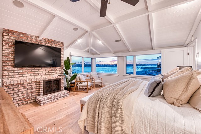 Detail Gallery Image 12 of 22 For 2709 Cove St, Corona Del Mar,  CA 92625 - 3 Beds | 2/1 Baths