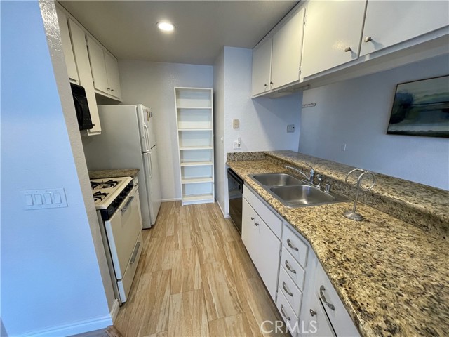 760 Blue Jay Road, Big Bear Lake CA: https://media.crmls.org/medias/64ca1dc9-bcbb-4e89-8754-473f53b91ac8.jpg