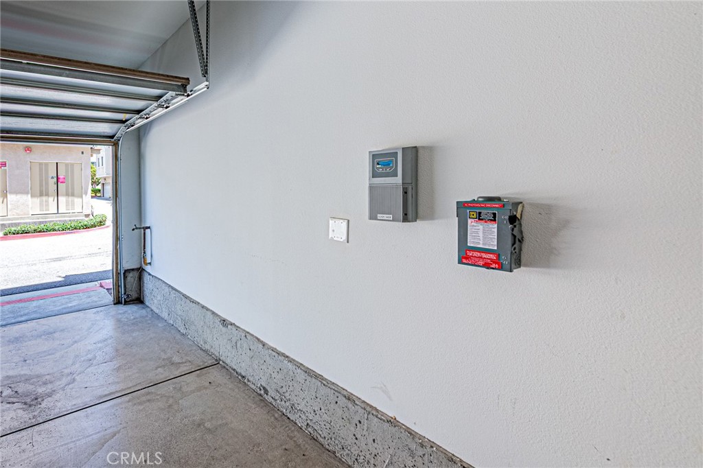 https://media.crmls.org/medias/64cb2a14-ade4-4ae9-aa28-e8495b0e56fa.jpg?preset=X-Large
