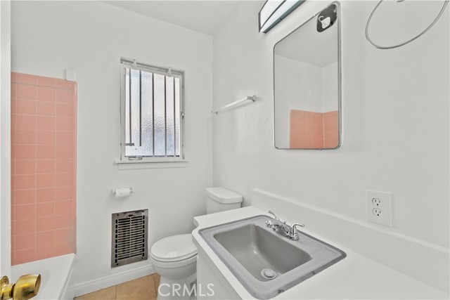 Detail Gallery Image 27 of 40 For 4015 Palmwood Dr, Los Angeles,  CA 90008 - – Beds | – Baths