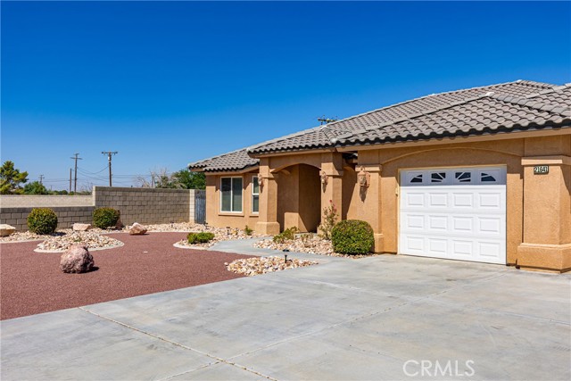 Detail Gallery Image 4 of 39 For 21641 Darrow Dr, California City,  CA 93505 - 4 Beds | 2 Baths