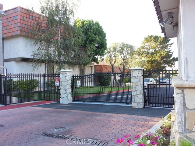 28037 Ridgebrook Court, Rancho Palos Verdes CA: https://media.crmls.org/medias/64ccc0fd-8fca-4f18-8129-e22f657a9d31.jpg