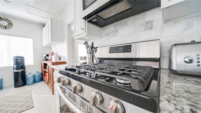 400 17th Street, Manhattan Beach, California 90266, 4 Bedrooms Bedrooms, ,2 BathroomsBathrooms,Residential,Sold,17th,SB21119391