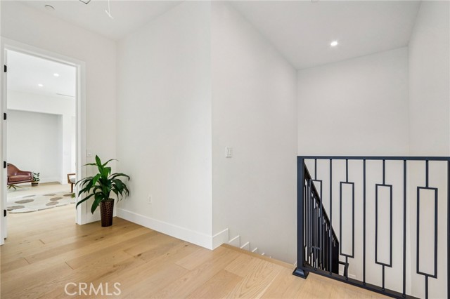 Detail Gallery Image 25 of 75 For 10511 Mary Bell Ave, Shadow Hills,  CA 91040 - 5 Beds | 5/1 Baths