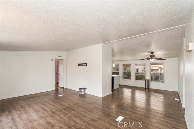 Detail Gallery Image 5 of 32 For 22111 Newport Ave #51,  Grand Terrace,  CA 92313 - 3 Beds | 2 Baths