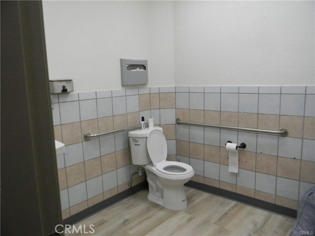 3030 W BALL RD, Anaheim, California 92804, ,Commercial Lease,For Rent,3030 W BALL RD,CRDW25008976