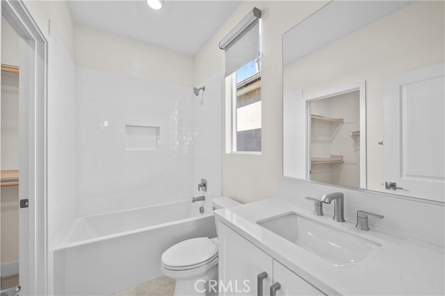 Detail Gallery Image 32 of 56 For 124 Zawn, Irvine,  CA 92618 - 4 Beds | 4/1 Baths