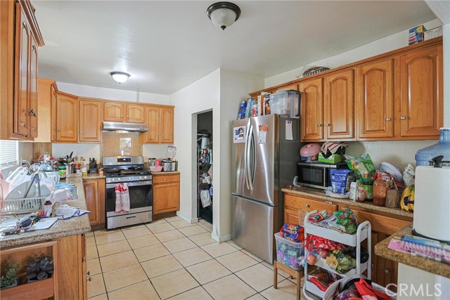 Detail Gallery Image 10 of 36 For 410 E 60th St, Long Beach,  CA 90805 - 5 Beds | 3 Baths