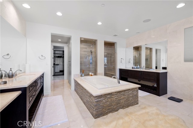 Detail Gallery Image 31 of 38 For 106 Pinnacle Trail, Irvine,  CA 92618 - 5 Beds | 5/1 Baths