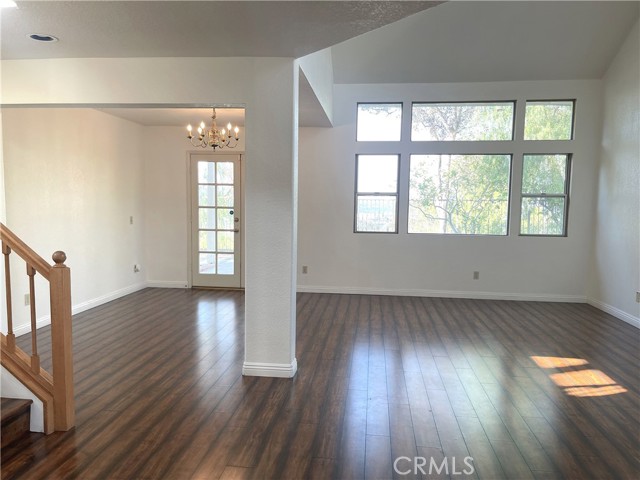 2985 Amber Drive, Corona CA: https://media.crmls.org/medias/64d22390-ec5e-4249-b0f1-9288940e4944.jpg